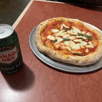 Abes Wood Fired Pizza - Margarita Pizza - Pizza Near Me - Morro Bay, California