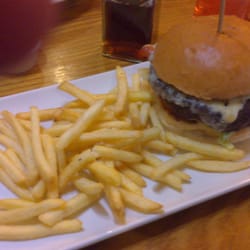 The Lee Burn - Classic burger with bacon and cheese with relish and skinny fries. Excuse the finger in shot. Desperate for a chip me thinks.