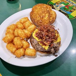 Gators Dockside - Waterford Lakes - Bacon Smash Burger had bacon crumbles - and no other toppings. That bun though! And the tots too!!!