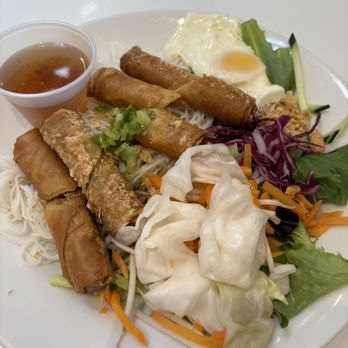Sip Pho - eggroll vermicelli - Vietnamese Near Me - Austin, Texas