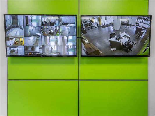 Extra Space Storage by null