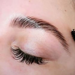 Annie's Threading Salon - Eyebrow lamination.