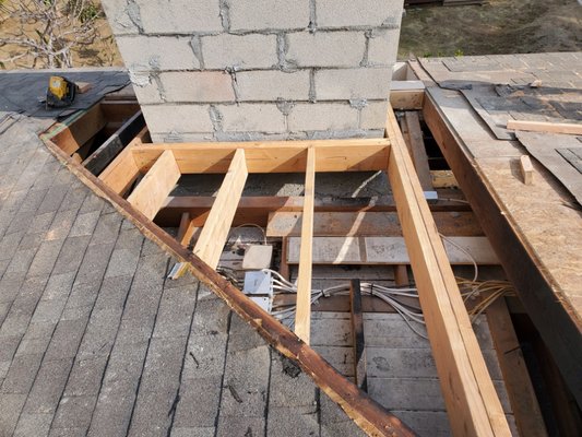 Berber-Bravo Roofing Logo