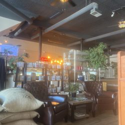 The Pour House Coffee Shop - The dining area is so nice an amazing place the breakfast sandwich was so yummy and the matcha is amazing