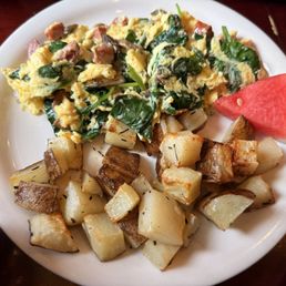 Scramble w/ spinach, mushrooms, and linguica and roasted rosemary potatoes Scramble w/ spinach, mushrooms, and linguica and roasted rosemary potatoes