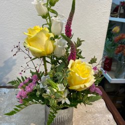 Tea Blossom Flowers & Gifts - Beautiful mini-bouquet perfect size!!