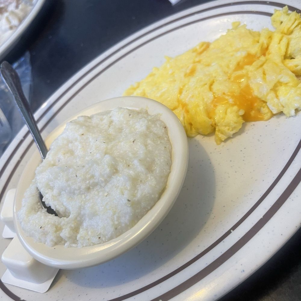 Al's Diner - Scrambled eggs and grits - Diners Near Me - Pittsboro, North Carolina Al's Diner - Scrambled eggs and grits - Diners Near Me - Pittsboro, North Carolina