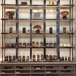 Jacques Genin - Display of mosaique (mendiants, pate de fruits, bonbons) and tablettes