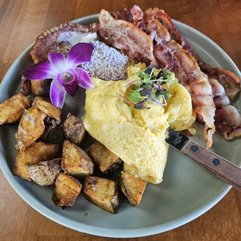 Mia's Cafe - Cafes Near Me - Signal Hill, California Mia's Cafe - Cafes Near Me - Signal Hill, California