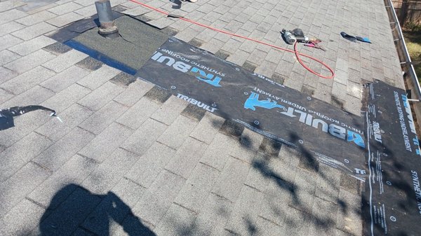 Amelia Oaks Roofing Logo