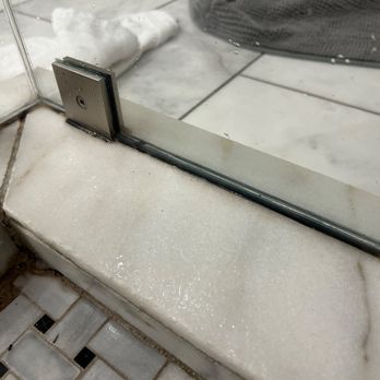 Vanwaw Corporate Rentals - Mold in shower. - Vacation Rentals Near Me - Atlanta, Georgia Vanwaw Corporate Rentals - Mold in shower. - Vacation Rentals Near Me - Atlanta, Georgia
