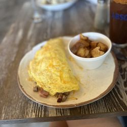 Bronx Bomber omelette + home fries