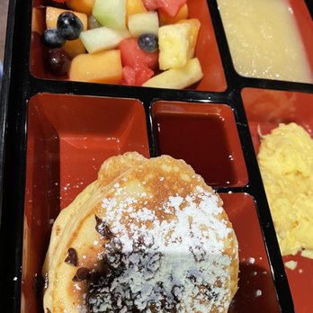 Miss Shirley's Cafe, Roland Park - Kids box meal - pancakes with applesauce - American Near Me - Baltimore, Maryland Miss Shirley's Cafe, Roland Park - Kids box meal - pancakes with applesauce - American Near Me - Baltimore, Maryland