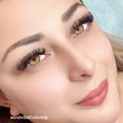 Studio 7 Lash & Brow - Wispy volume with wet effect lashes extensions