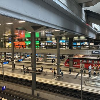 Berlin Hauptbahnhof - Internal train platforms - Train Stations Near Me - Berlin, BE