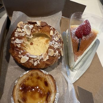 Paris Baguette - Coffee & Tea Near Me - Irvine, California Paris Baguette - Coffee & Tea Near Me - Irvine, California