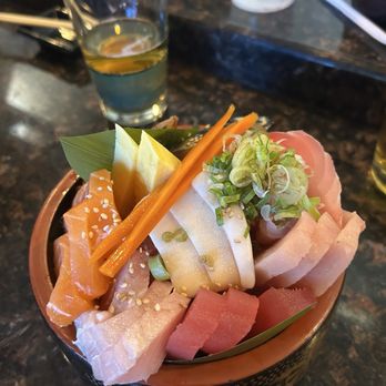 Bluemaki Sushi - Chirashi bowl - Sushi Bars Near Me - Palmdale, California