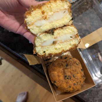 HoneyMe Bakery & Tea - Mochi pork floss cake - Bakeries Near Me - Bellevue, Washington