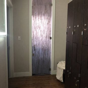 Melandre Salon & Sulis Spa - Locker room - Hair Salons Near Me - Nutley, New Jersey
