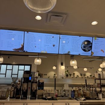 Underdog Coffee & Bread - Coffee & Tea Near Me - Falls Church, Virginia