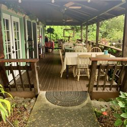 Hale Maluhia Country Inn