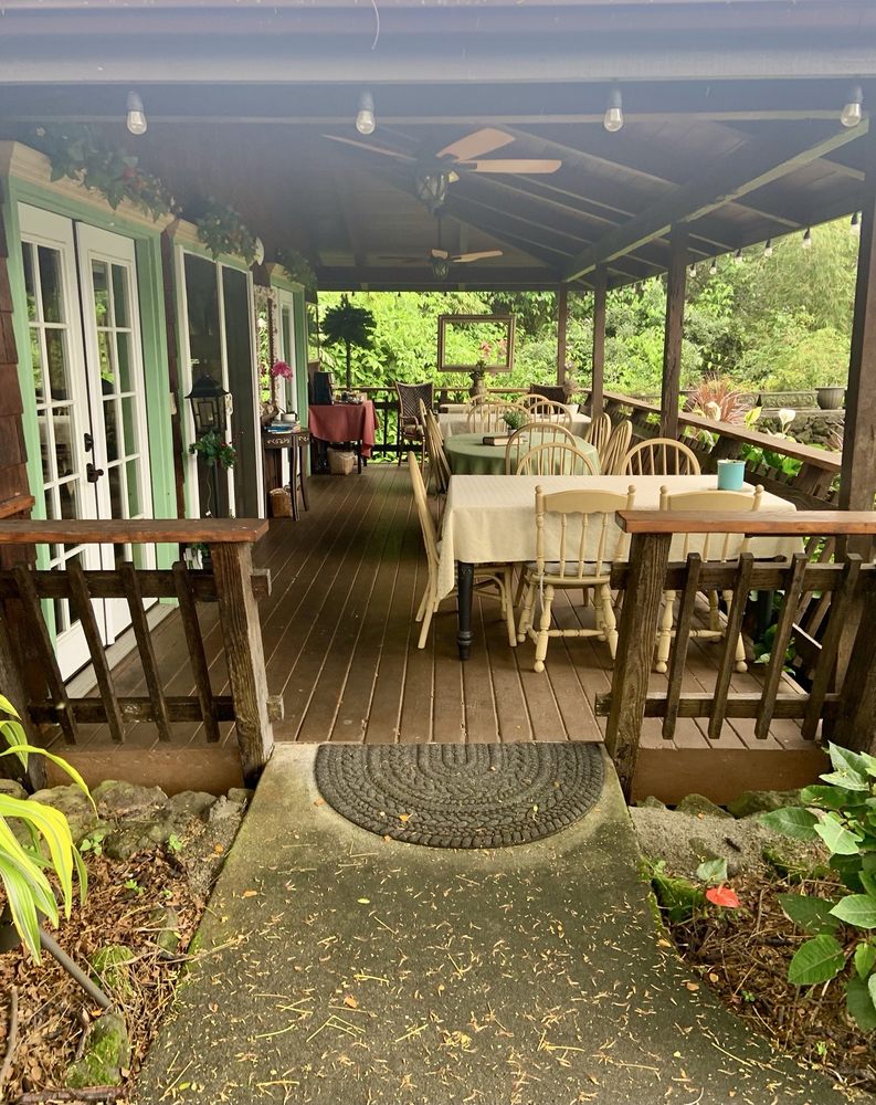 Hale Maluhia Country Inn