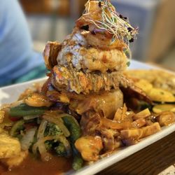Islote Beach Restaurant - Platos de la casa!