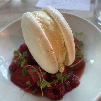 The Brown Dog - Meringue with clotted cream and red berries. - Gastropubs Near Me - London, XGL The Brown Dog - Meringue with clotted cream and red berries. - Gastropubs Near Me - London, XGL