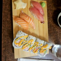 Akatsuki Sushi Bar - "This stuff is amazing!"-11 yr old