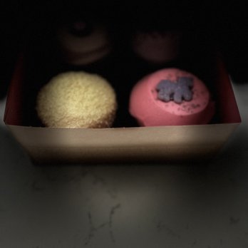 Sprinkles Georgetown - Bakeries Near Me - Washington, DC, District of Columbia Sprinkles Georgetown - Bakeries Near Me - Washington, DC, District of Columbia