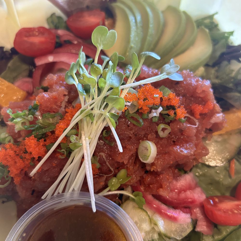 Gorgeous tuna considering this place is landlocked!