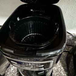 Connect Coastal Vacation Rentals - No coffee filters, 1 trashcan for entire property