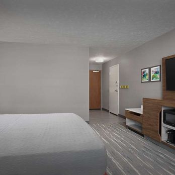 Hampton Inn Waterloo Cedar Valley - Guest room - Hotels Near Me - Waterloo, Iowa Hampton Inn Waterloo Cedar Valley - Guest room - Hotels Near Me - Waterloo, Iowa