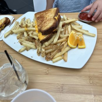 Café NOMA - Kids Grilled Cheese - Cafes Near Me - New Orleans, Louisiana