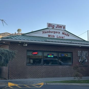 Big Jim's Drive In - View from outside - Burgers Near Me - The Dalles, Oregon