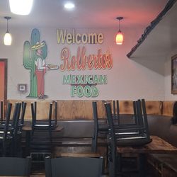 Rolbertos mexican Food - Owner couldn't even spell his name right. Rolberto instead of Roberto.