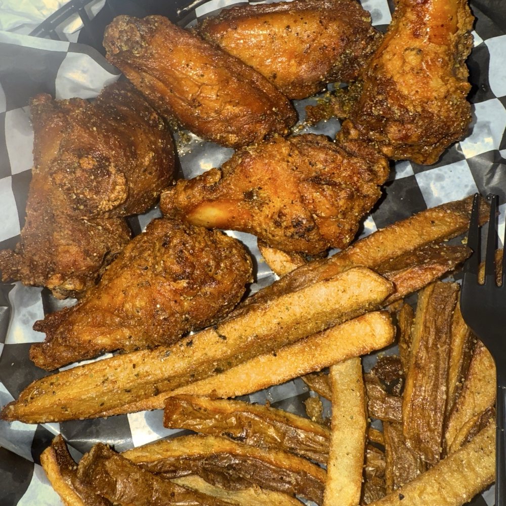 Julz - Wings Lemon Pepper w/fries - Soul Food Near Me - Philadelphia, Pennsylvania Julz - Wings Lemon Pepper w/fries - Soul Food Near Me - Philadelphia, Pennsylvania