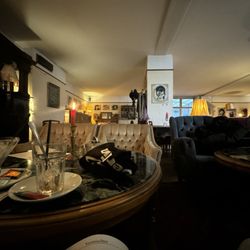 Café Bilderbuch - Inside hell