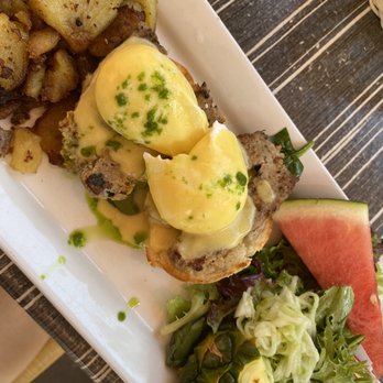 Tsak-Tsak - a plate of food on a table - Breakfast & Brunch Near Me - Montreal, Quebec
