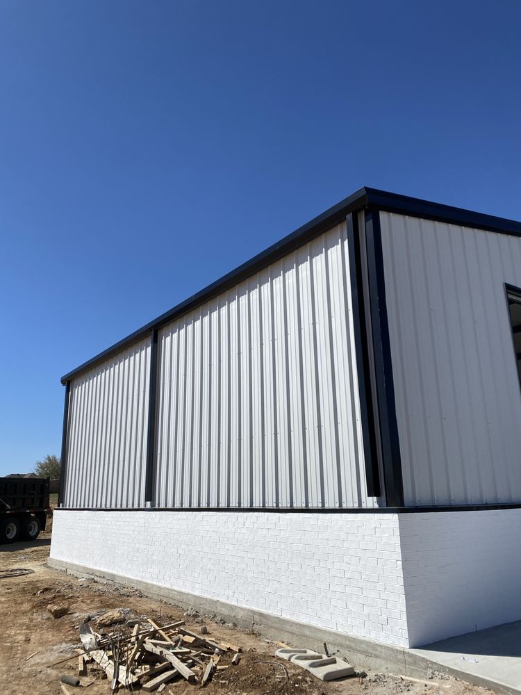 Slide of Retro Construction & Roofing