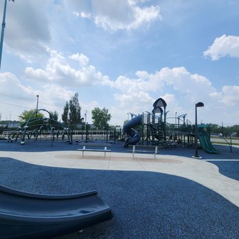 Maslowski Glendale Community Park - Parks Near Me - Glendale, Wisconsin Maslowski Glendale Community Park - Parks Near Me - Glendale, Wisconsin