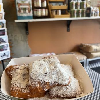 Cafe Beignet, Canal St - Beignets - Coffee & Tea Near Me - New Orleans, Louisiana