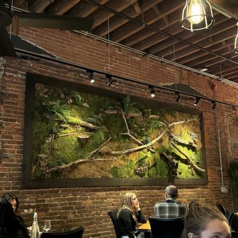 Brazen Open Kitchen Bar - Nice decor - New American Near Me - Dubuque, Iowa