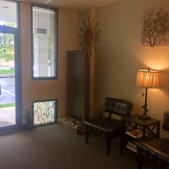 Well Body Massage - Waiting and reception area - Massage Therapy Near Me - Bedford, Texas Well Body Massage - Waiting and reception area - Massage Therapy Near Me - Bedford, Texas