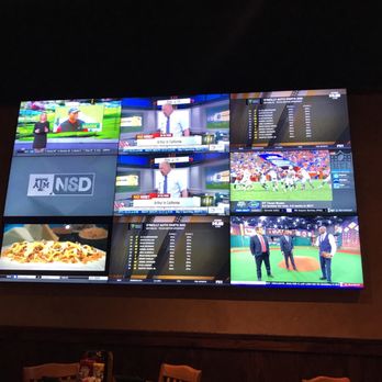 Flips Patio Grill - Great multi screen - Sports Bars Near Me - Fort Worth, Texas