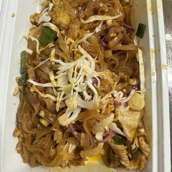 Thai Kitchen - Chicken pad Thai - Thai Near Me - Albuquerque, New Mexico