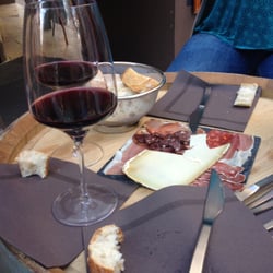 Une Note de Vin - Plateau de charcuterie et fromage...