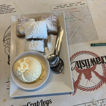 Crawfish Cafe - Beignets w/ ice cream - Cajun/Creole Near Me - Shenandoah, Texas