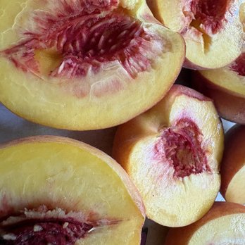 Hartland Orchard - Fruits & Veggies Near Me - Markham, Virginia