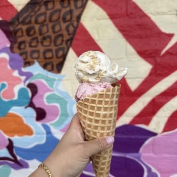 Salt & Straw - Ice Cream & Frozen Yogurt Near Me - Santa Rosa, California Salt & Straw - Ice Cream & Frozen Yogurt Near Me - Santa Rosa, California